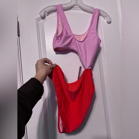 NWT Cupshe Pink & Red Cutout Bikini Set Small Size Small - Picture 5 of 5
